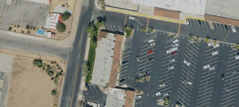Endcap Retail Space in Shopping Center