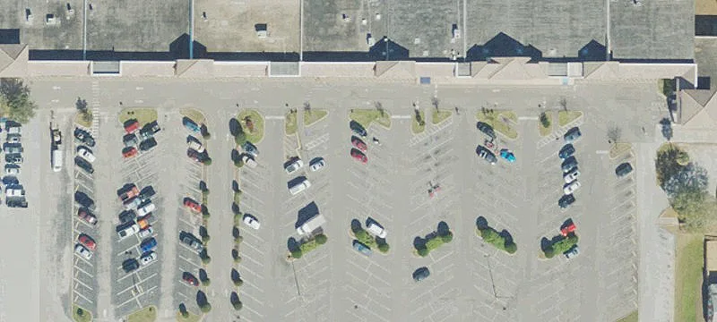 Retail Plaza with Strong Visibility