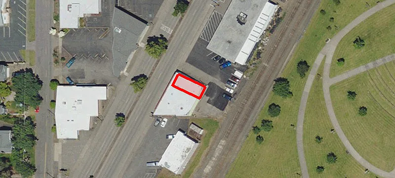 Strip Mall with Separate Tenant Entrances