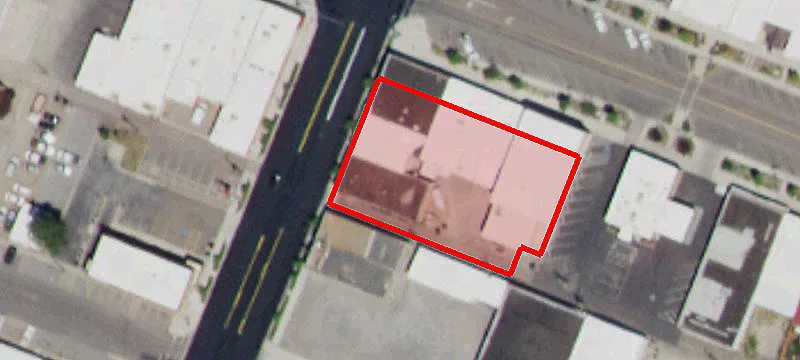 Dual-Tenant Retail Building