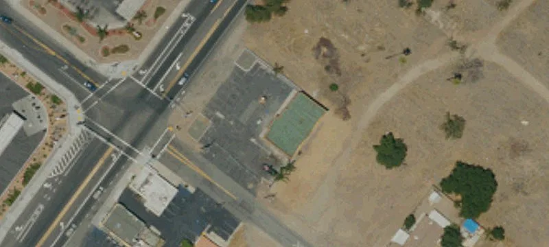 Freestanding Bar & Grill Building
