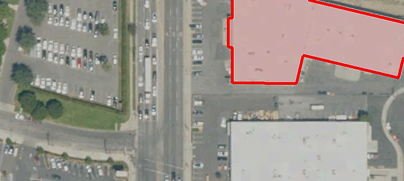 Dock-High Warehouse with Secured Yard