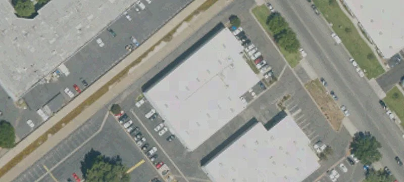 Industrial Warehouse with High Clearance