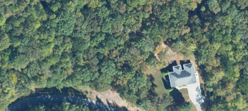 Unrestricted Lakefront Peninsula Land
