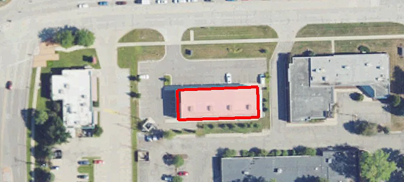 Multi-Front Retail Lease Space