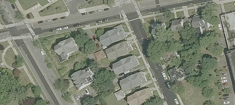 Multifamily Apartment Building with Garage