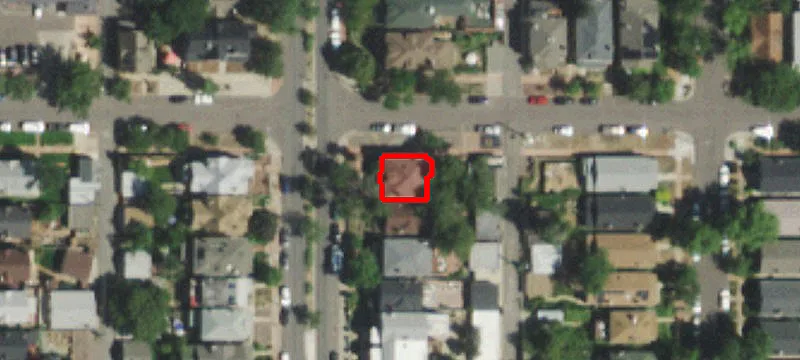 Character Triplex With Private Entries