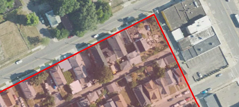 Three-Family Flat with Garages