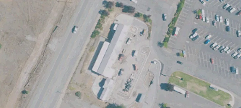 Car Wash Facility with Conveyor