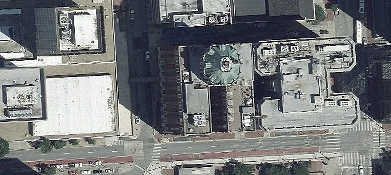 Downtown Hotel With 439 Rooms