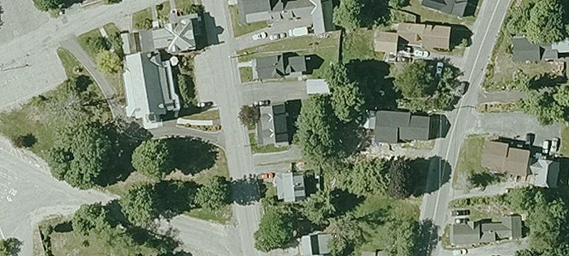 Spacious Duplex with Off-Street Parking