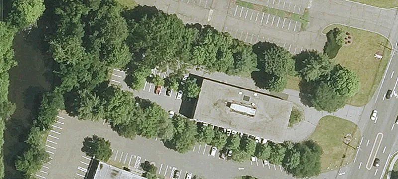 Three-Story Single-Tenant Office