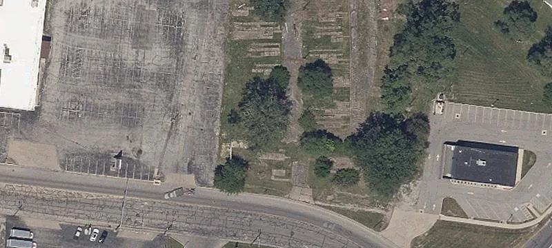 Commercial Land Near Busy Intersections