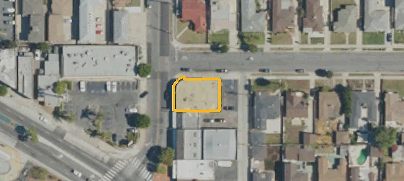 Liquor Store with Retail Building