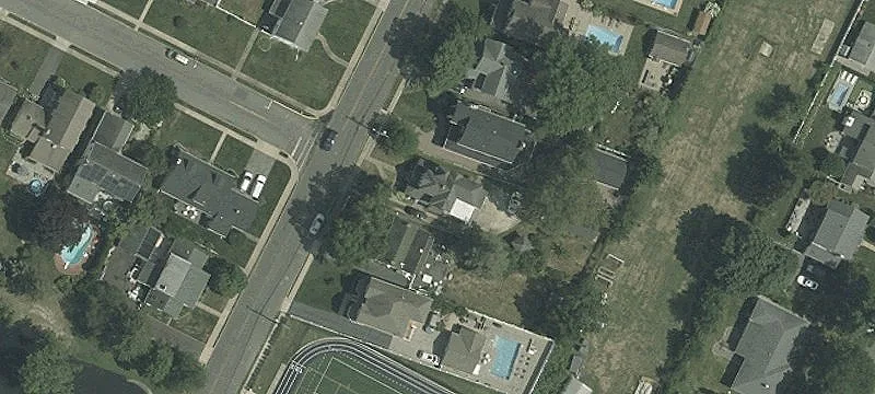 Commercial Land at Road Intersection