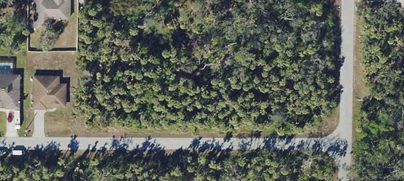 Waterfront-Adjacent Buildable Lot
