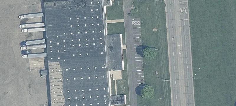 Office/Warehouse with 4 Drive-In Doors