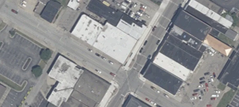 Live-Work Building with Apartment