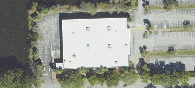 Retail Outparcels on N Congress