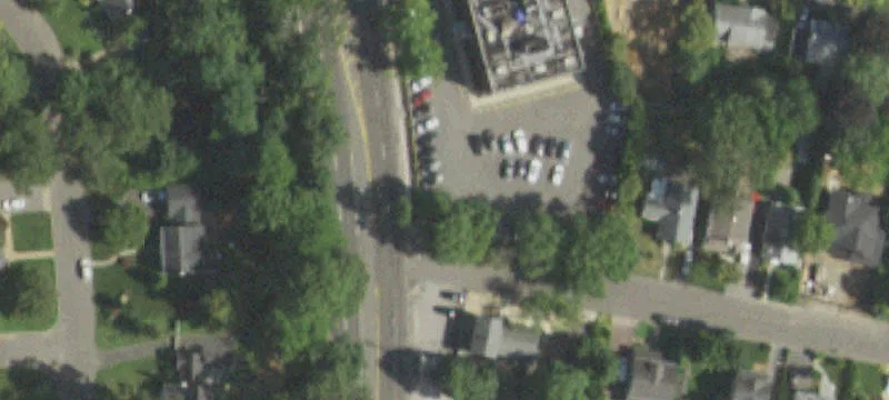24/7 Office Building with Parking