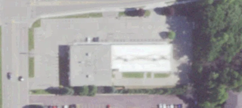 Box Retail Space with High Visibility