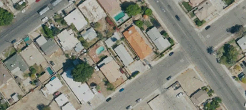 Mixed-Use Property with 1,050 SF