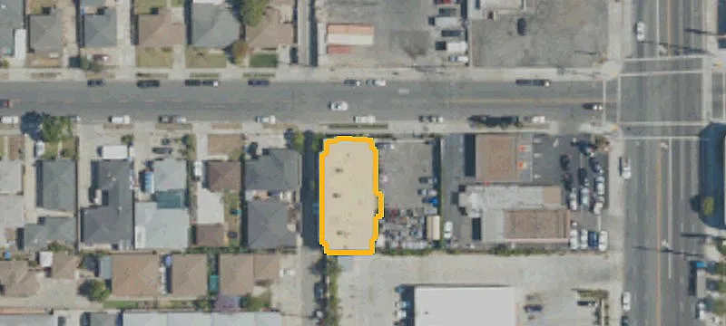 Office Building with 7,620 SF