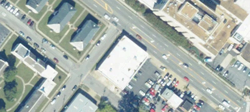 Retail Building with 9,348 SF