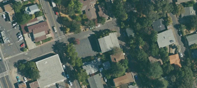 4-Unit Apartment Building with Parking