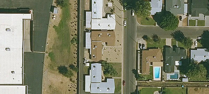 Mid-Century Fourplex with Spacious Units