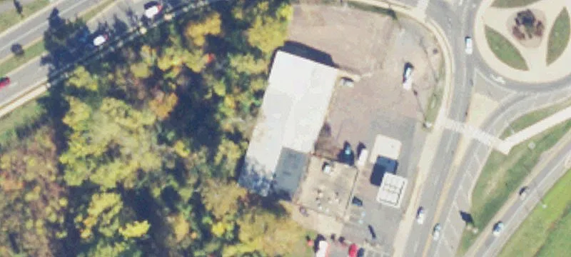 Vacant Warehouse with 7‑11 Option