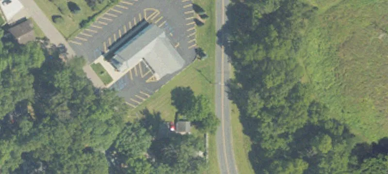 Year-Round Corner Restaurant & Apartments