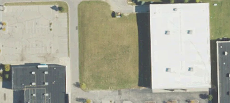 Anchored Shopping Center with Vacant Space