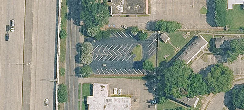 Anchored Shopping Center with Auto Center