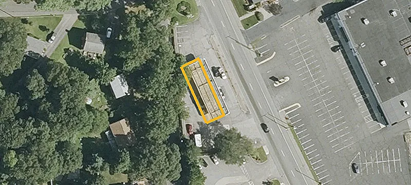 Freestanding 7-Eleven Gas Station