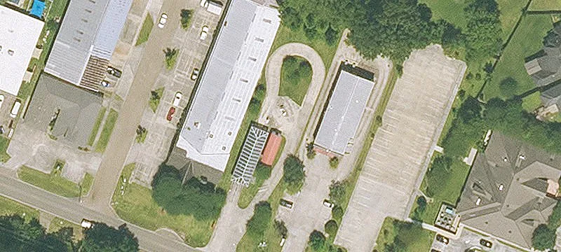 Automated Car Wash with Vacuum Stations