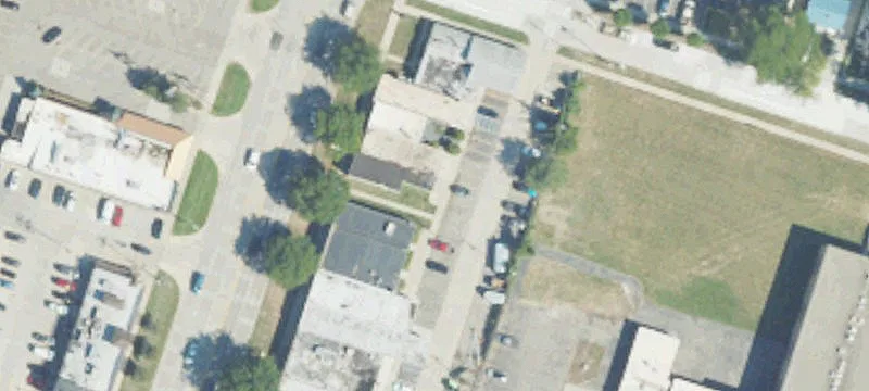 Corner Retail/Warehouse with Overhead Door