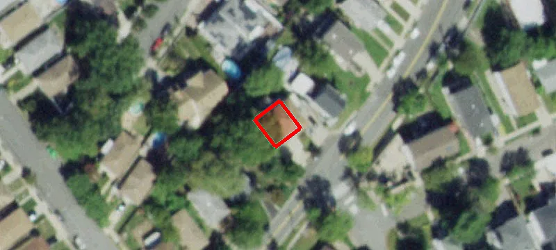 Detached Two-Family Hi-Ranch