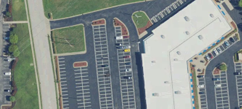 Large-Format Flex and Showroom Building