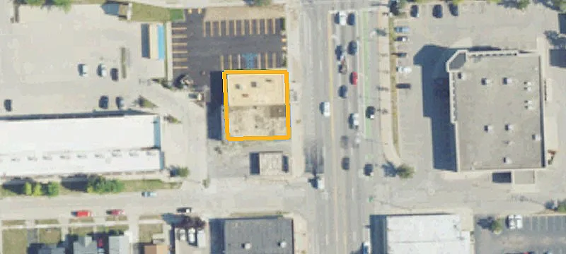Retail Office Building with Multiple Access