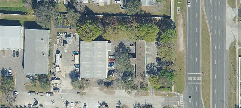 Self-Service Car Wash with 6 Bays