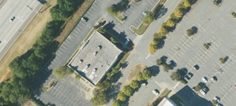 Absolute NNN Entertainment Retail Lease