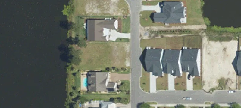 Lakefront Homesite in Cul-de-Sac