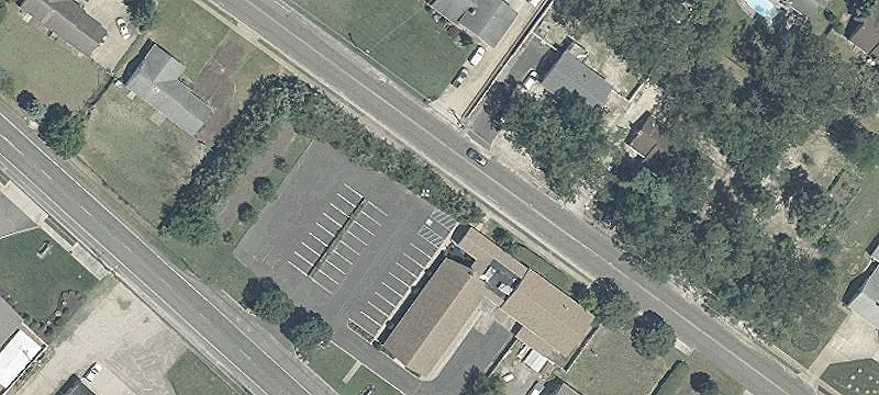 Office Building with 8,600 SF