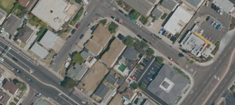Six-Unit Apartment Complex With Laundry