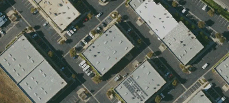 Industrial Unit with 2,726 SF
