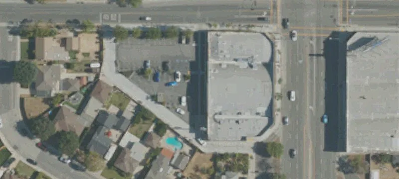 NNN Retail Building with 39 Parking