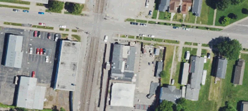 Commercial Building with Fenced Lot
