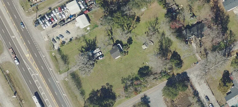 Commercial Land with Office Apartment