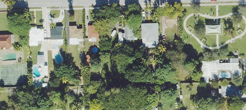 Tear-Down Double Lot in Cul-de-Sac